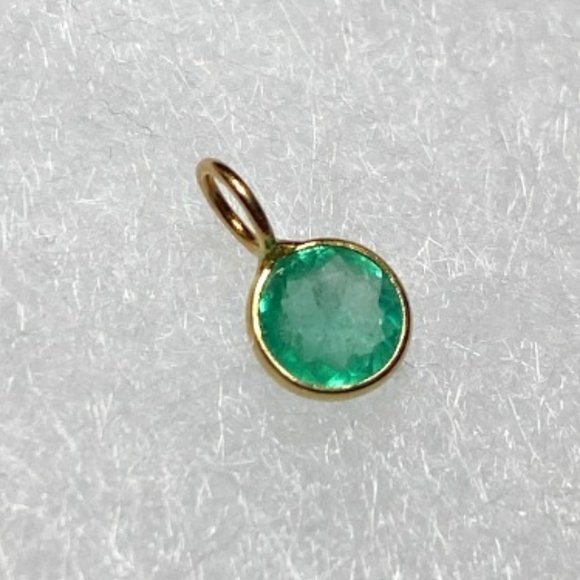 Natural Round Colombian Emerald 14K Yellow Gold Bezeled Charm Pendant - Picture 1 of 5